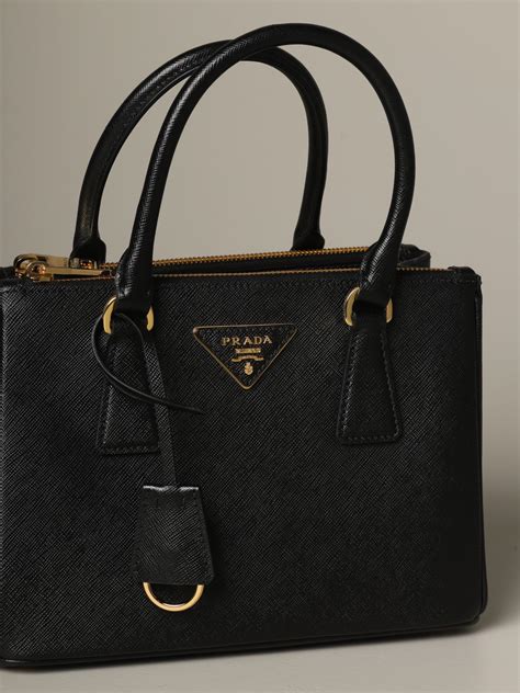 bolso de mano prada mujer|bolso prada.